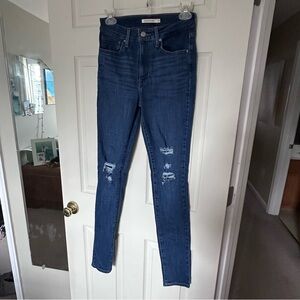 Levi's Women's Dark Blue Skinny Jeans